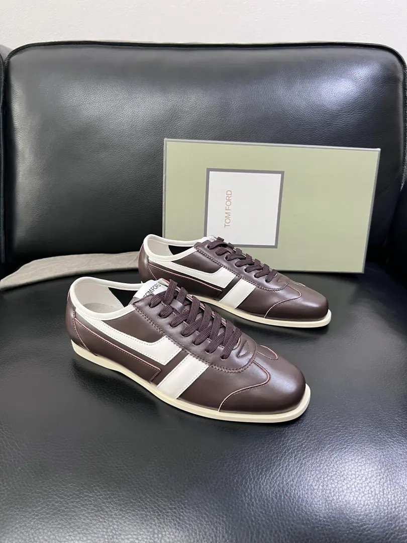 ⚠️Just change the code and don't back off.⚠️ TOM FORD Cambridge High Quality Top-level craft The cabinet is new., The shoes are for the pastry., Imported rinded cattle mats., Shoes under the sole.: The original plant is used for the original base., It's super comfortable to be a sole-acting base., The original factory and the single., High Quality, Welcome to the comparison., Codes 39-44(Make a reservation.38 45)