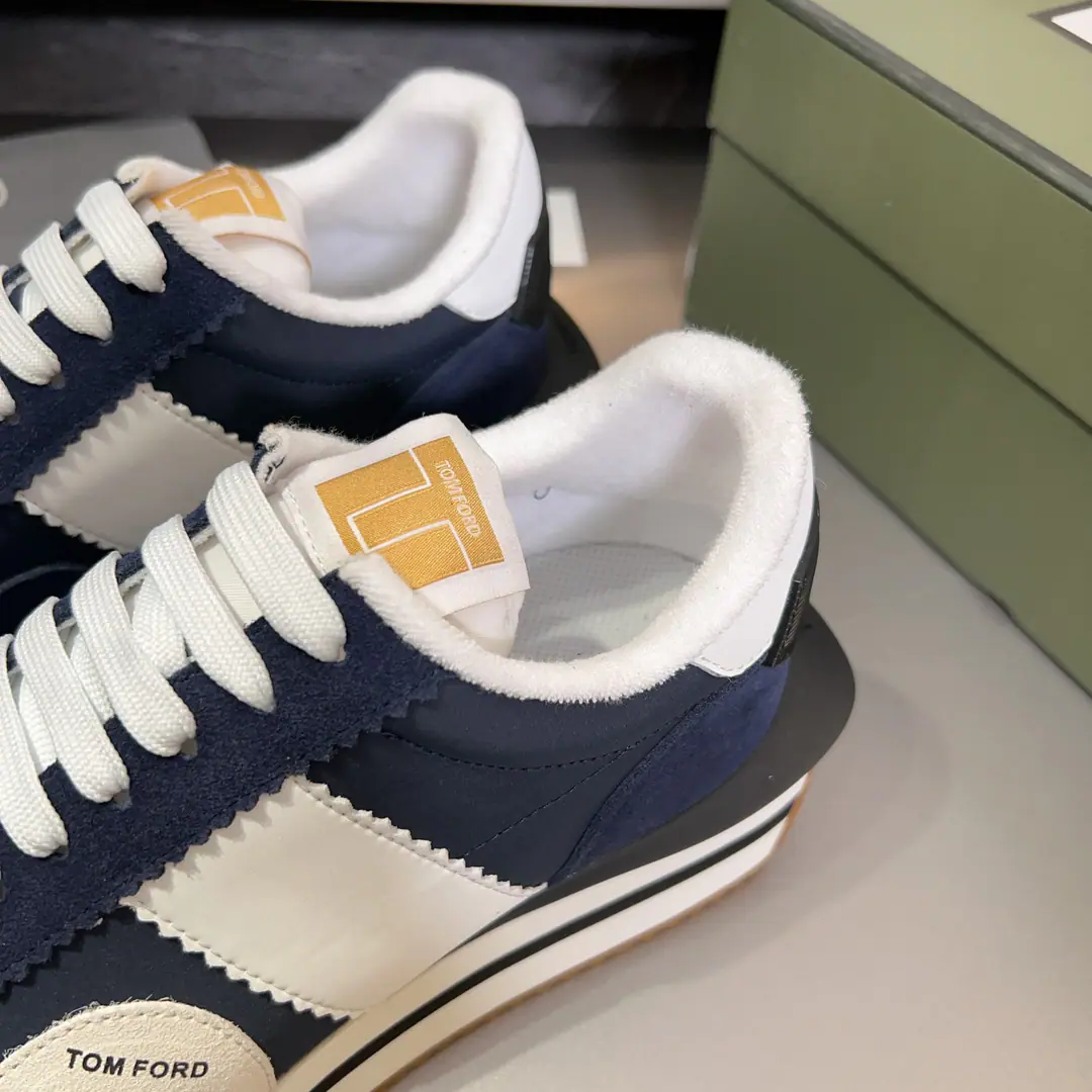 ClassicTomfordMen's shoes. Eco-shoes－Top It's time for Hen-Sin to show up., ♪ To the epoch season ♪. It's a little smooth between the steps., Collapse of Color, The energy is warming. Size: 39-44（38 45Do it.）