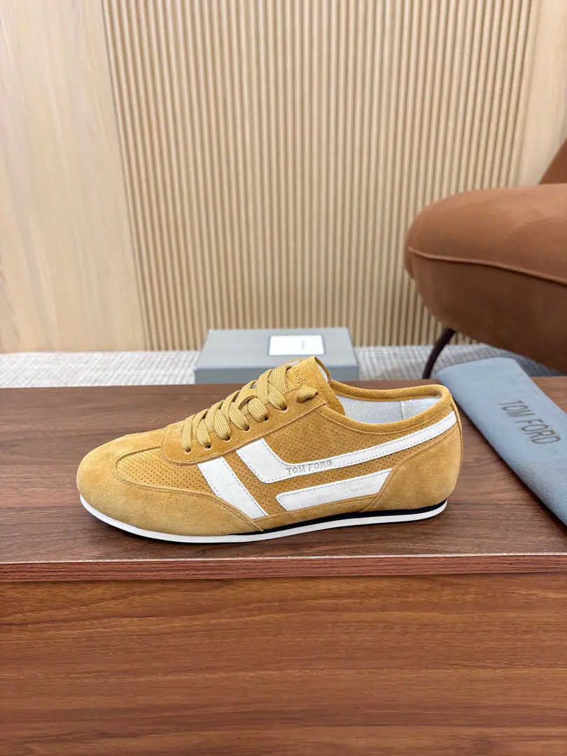 Plant Tom Ford. TOM FORDNew money., The cargo. J1595ICL NCREAM Functions: Breathe. Pattern: Sports and leisure shoes Gender application: Men Close: Tie it. Is the market equal?: Yes. Applied scene: Sports The cargo.: J1595ICL NCREAM Fabulous.: Cowskin.. Rubber Description: Bandage Design·The shoe-tucking thing has a tattoo.．The shoe side with the logo.．The back of the back and back with the logo.．In the eye.．Bottom of foam rubber·Rubber soles, 39-44（38/45/46- It's a deal.）The transmission will blow.………[John.][John.][John.][John.]
