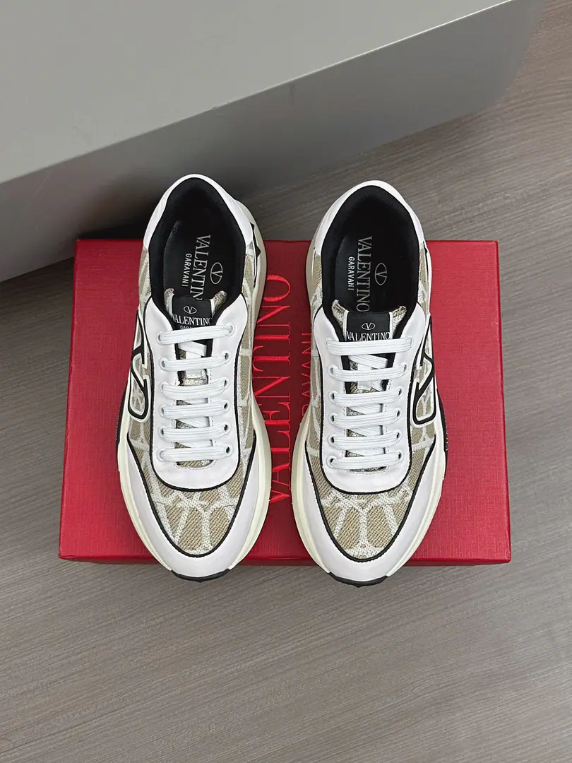 【VALENTION】Valentino. High-end quality Original List Shoe.: 🔝Napa Skin., A brand of airnet cloths and hot totems. Uchi.: Brand canvas. Otsumi!: It's so light.TPUBubbles·Rubber. Form Super-high-quality control.·- I'm doing a little work.: Highlight(High-end·- How expensive.·Slot) Size: 39-44（38, 45, Make a reservation.)