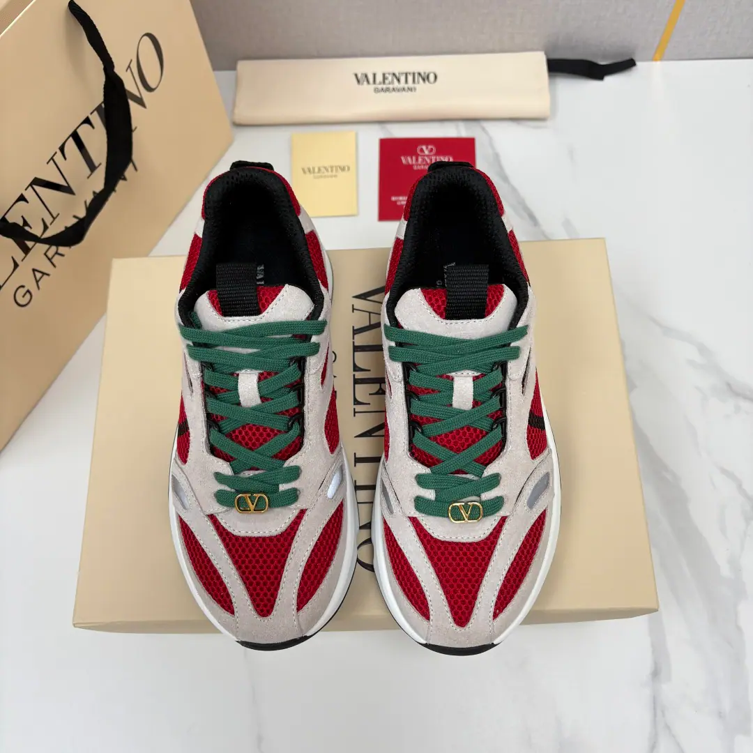💋💍VTIt's a new home. 🆕 Warren.-Tin-no! Valentin* Garavan* Demi Vee I'm gonna hit the old man's shoe.｜Luxury Retro Leisure Sports Shoes Official sales priceRMB, Multi-material composite shoe face The main body uses high-density air-emitting network eyepads., Summer feet aren't sweaty., ♪ Light and not lean ♪. Shoe frame, The bag is accompanied by a delicate skin.（Cow, fur.）String, Soft and hard material impactes reinforce the stereo level., And the grinding is also increasing the quality of the high-level mute.. Shoe belt piercing can be removed goldVLogoMetal Monk, It's the Valentino classic ID.. The boot side hides the same color.VLogo SignatureDarkprint, It's not too much to be in the lower profile.. There are no rules for geometry cutting the outer depths., The self-invisibility increases the effect., Optimize the leg ratio. A part-lined, slide-proof rubber-side combination of branded sole-lined tattoos, The grip is strong., It's a good walkback., Shoehead bumper bag design., I can't scratch my shoes everyday.. Each pair of coloured pairs with a special scooter shoelaces., Back heel and reinforced the strap., It's easy to wear.. Inside, inside, inside the fabric., It's not like you're wearing your ankles., The comfort of the color and the dress.. Integration90The contour of the ancient run-shoes and modern light-luxury processes, Fill up the high-quality fashion and daily wear., It's a big deal., Telecommuting, Out., The streets can be easily tuned.. Standard cabinet number: 39～44# （38.45.46🉑Do it.） P