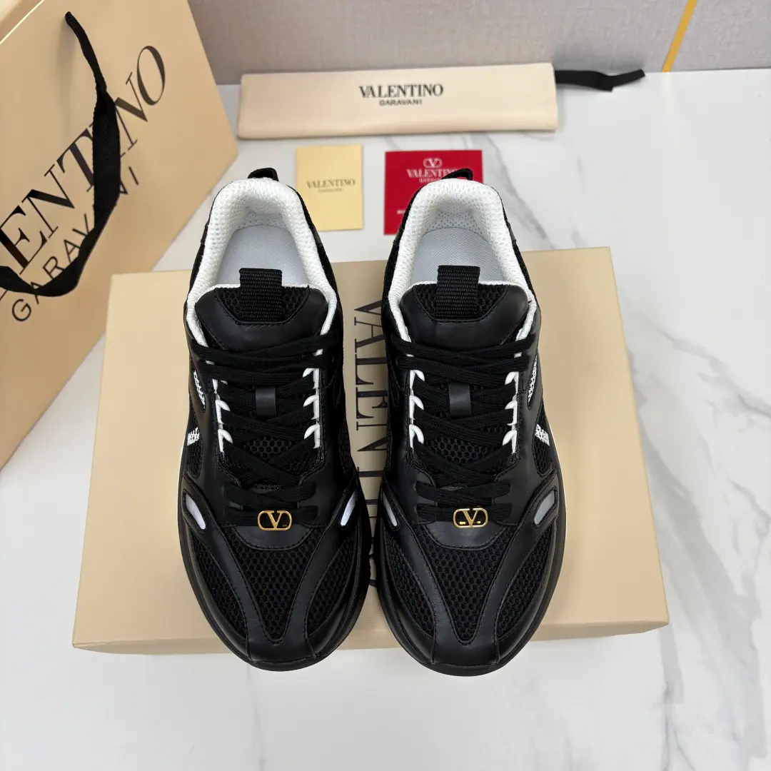 💋💍VTIt's a new home. 🆕 Warren.-Tin-no! Valentin* Garavan* Demi Vee I'm gonna hit the old man's shoe.｜Luxury Retro Leisure Sports Shoes Official sales priceRMB, Multi-material composite shoe face The main body uses high-density air-emitting network eyepads., Summer feet aren't sweaty., ♪ Light and not lean ♪. Shoe frame, The bag is accompanied by a delicate skin.（Cow, fur.）String, Soft and hard material impactes reinforce the stereo level., And the grinding is also increasing the quality of the high-level mute.. Shoe belt piercing can be removed goldVLogoMetal Monk, It's the Valentino classic ID.. The boot side hides the same color.VLogo SignatureDarkprint, It's not too much to be in the lower profile.. There are no rules for geometry cutting the outer depths., The self-invisibility increases the effect., Optimize the leg ratio. A part-lined, slide-proof rubber-side combination of branded sole-lined tattoos, The grip is strong., It's a good walkback., Shoehead bumper bag design., I can't scratch my shoes everyday.. Each pair of coloured pairs with a special scooter shoelaces., Back heel and reinforced the strap., It's easy to wear.. Inside, inside, inside the fabric., It's not like you're wearing your ankles., The comfort of the color and the dress.. Integration90The contour of the ancient run-shoes and modern light-luxury processes, Fill up the high-quality fashion and daily wear., It's a big deal., Telecommuting, Out., The streets can be easily tuned.. Standard cabinet number: 39～44# （38.45.46🉑Do it.） P