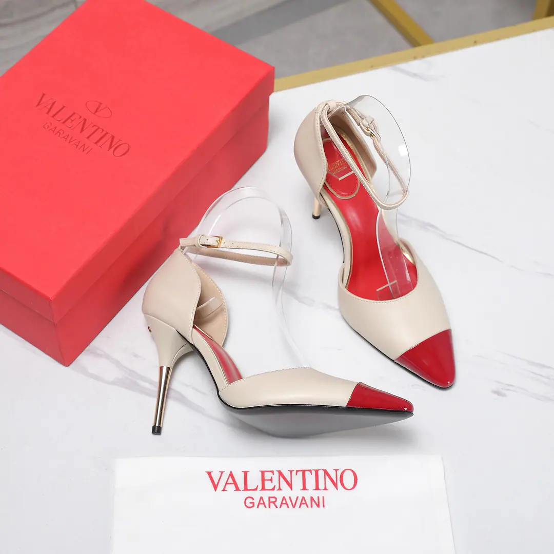 Valentino Valentino. 2027ssThe new early spring. Valentino Garavani It's a classic.“Roman Stud”The series was launched in a completely new interpretation.！Latest original development A full sense of excellence. ！BSFashion is a blast.～ Shoe.: High-end sheep skin. Uchi.: Imports of goats and goats Otsumi!: The original Italian is a big one. He's tall.: 10.0 Full original package Codes: 35-39（40.41.42I'll make sure I don't change it.）