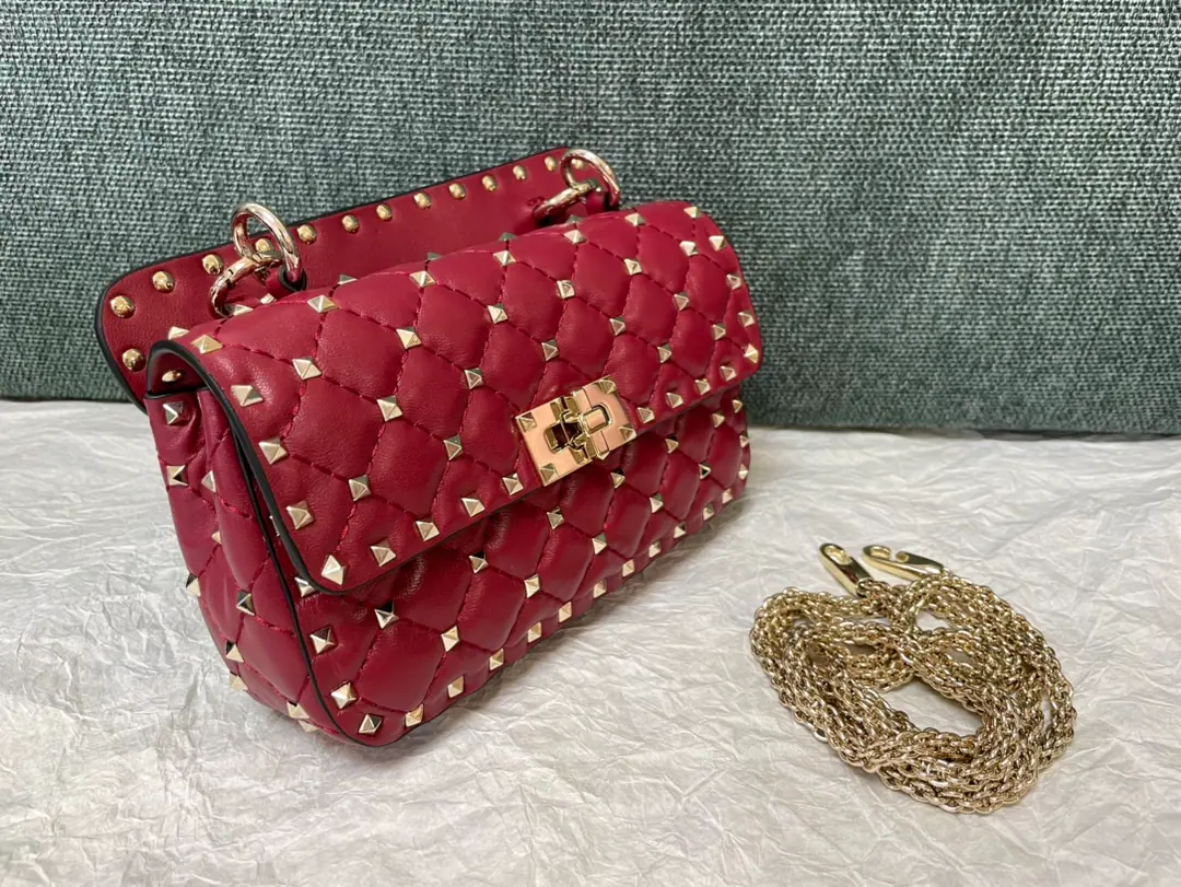 Small. Top First List Little sheep skin. Model▪️0123 Valentino ❤️The cabinet is a classic.😘Top sheep skin., All the skin, inside and outside. Dimensions: Small20x6x12cm