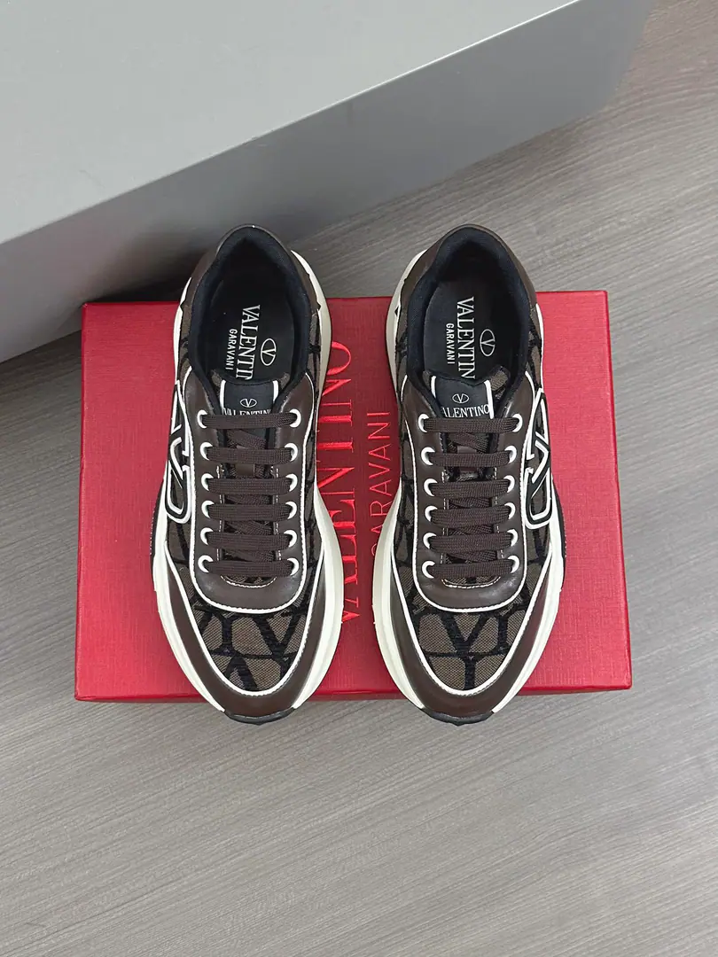 【VALENTION】Valentino. High-end quality Original List Shoe.: 🔝Napa Skin., A brand of airnet cloths and hot totems. Uchi.: Brand canvas. Otsumi!: It's so light.TPUBubbles·Rubber. Form Super-high-quality control.·- I'm doing a little work.: Highlight(High-end·- How expensive.·Slot) Size: 39-44（38, 45, Make a reservation.)