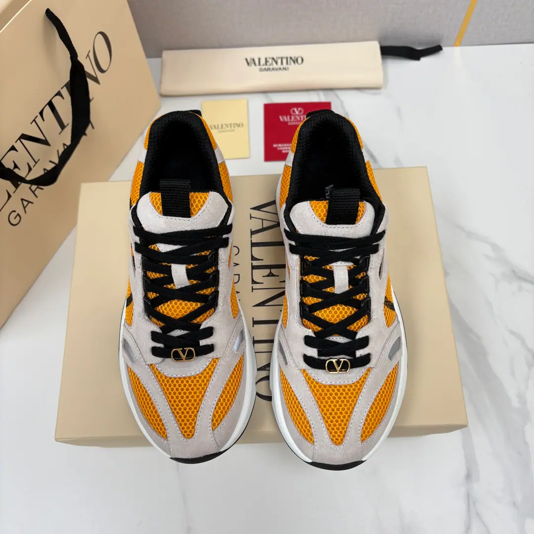 💋💍VTIt's a new home. 🆕 Warren.-Tin-no! Valentin* Garavan* Demi Vee I'm gonna hit the old man's shoe.｜Luxury Retro Leisure Sports Shoes Official sales priceRMB, Multi-material composite shoe face The main body uses high-density air-emitting network eyepads., Summer feet aren't sweaty., ♪ Light and not lean ♪. Shoe frame, The bag is accompanied by a delicate skin.（Cow, fur.）String, Soft and hard material impactes reinforce the stereo level., And the grinding is also increasing the quality of the high-level mute.. Shoe belt piercing can be removed goldVLogoMetal Monk, It's the Valentino classic ID.. The boot side hides the same color.VLogo SignatureDarkprint, It's not too much to be in the lower profile.. There are no rules for geometry cutting the outer depths., The self-invisibility increases the effect., Optimize the leg ratio. A part-lined, slide-proof rubber-side combination of branded sole-lined tattoos, The grip is strong., It's a good walkback., Shoehead bumper bag design., I can't scratch my shoes everyday.. Each pair of coloured pairs with a special scooter shoelaces., Back heel and reinforced the strap., It's easy to wear.. Inside, inside, inside the fabric., It's not like you're wearing your ankles., The comfort of the color and the dress.. Integration90The contour of the ancient run-shoes and modern light-luxury processes, Fill up the high-quality fashion and daily wear., It's a big deal., Telecommuting, Out., The streets can be easily tuned.. Standard cabinet number: 39～44# （38.45.46🉑Do it.） P