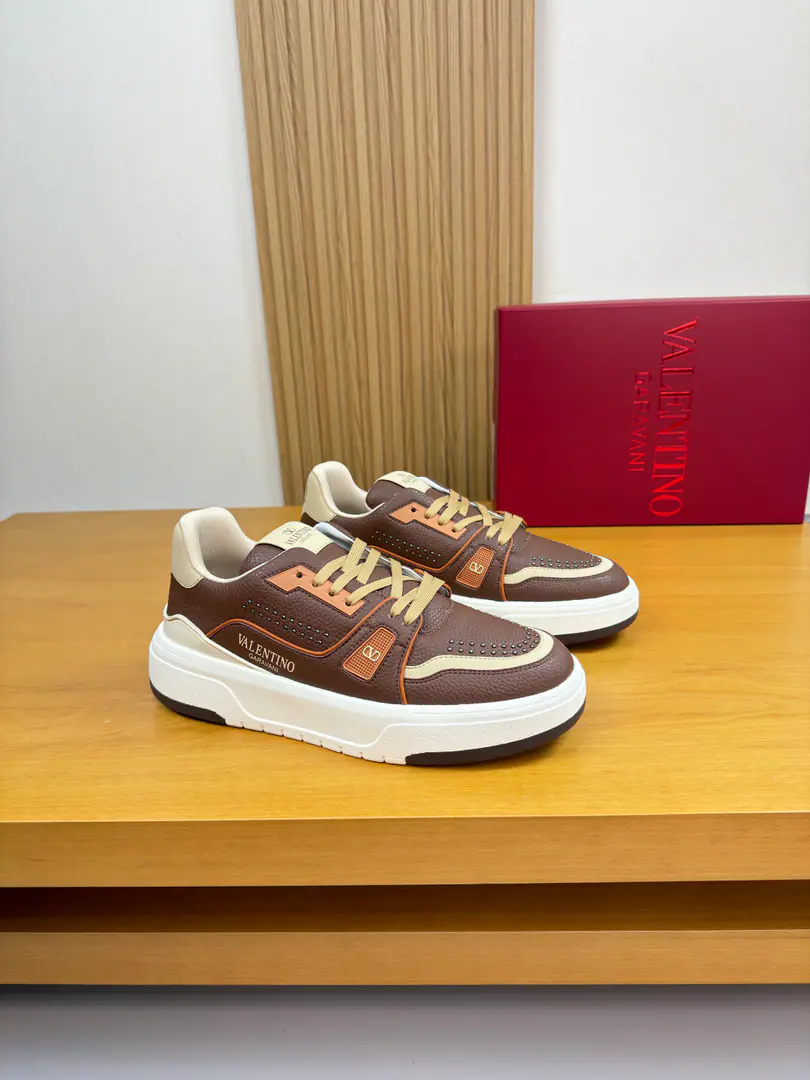 【VALENTION】Valentino. High-end quality Original List·A couple costume.💏Leisure sports shoes Shoe.: 🔝Skin of a stale calf., Shoes..Pure hand-made nailing process, Shoes..Shoe tongue..High-swilight stripes., Shoes..Brand plastic module for car sewn up, Shoe tongue..Shoes..Back up..The Chou-Bo brand of Silken.LogoTotem. Uchi.: The canvas. Otsumi!: It's so light.TPU·Bubbles. Form Super-high-quality control.·- I'm doing a little work.: Highlight(High-end·- How expensive.·Slot) Size: 👨🏻👩🏻35-44（Women40, Men45, 46, Make a reservation.)·0932
