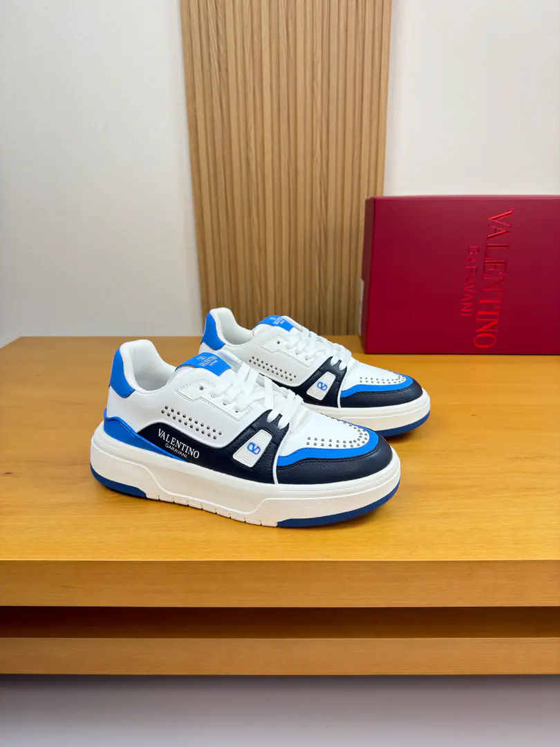 【VALENTION】Valentino. High-end quality Original List·A couple costume.💏Leisure sports shoes Shoe.: 🔝Skin of a stale calf., Shoes..Pure hand-made nailing process, Shoes..Shoe tongue..High-swilight stripes., Shoes..Brand plastic module for car sewn up, Shoe tongue..Shoes..Back up..The Chou-Bo brand of Silken.LogoTotem. Uchi.: The canvas. Otsumi!: It's so light.TPU·Bubbles. Form Super-high-quality control.·- I'm doing a little work.: Highlight(High-end·- How expensive.·Slot) Size: 👨🏻👩🏻35-44（Women40, Men45, 46, Make a reservation.)·0932