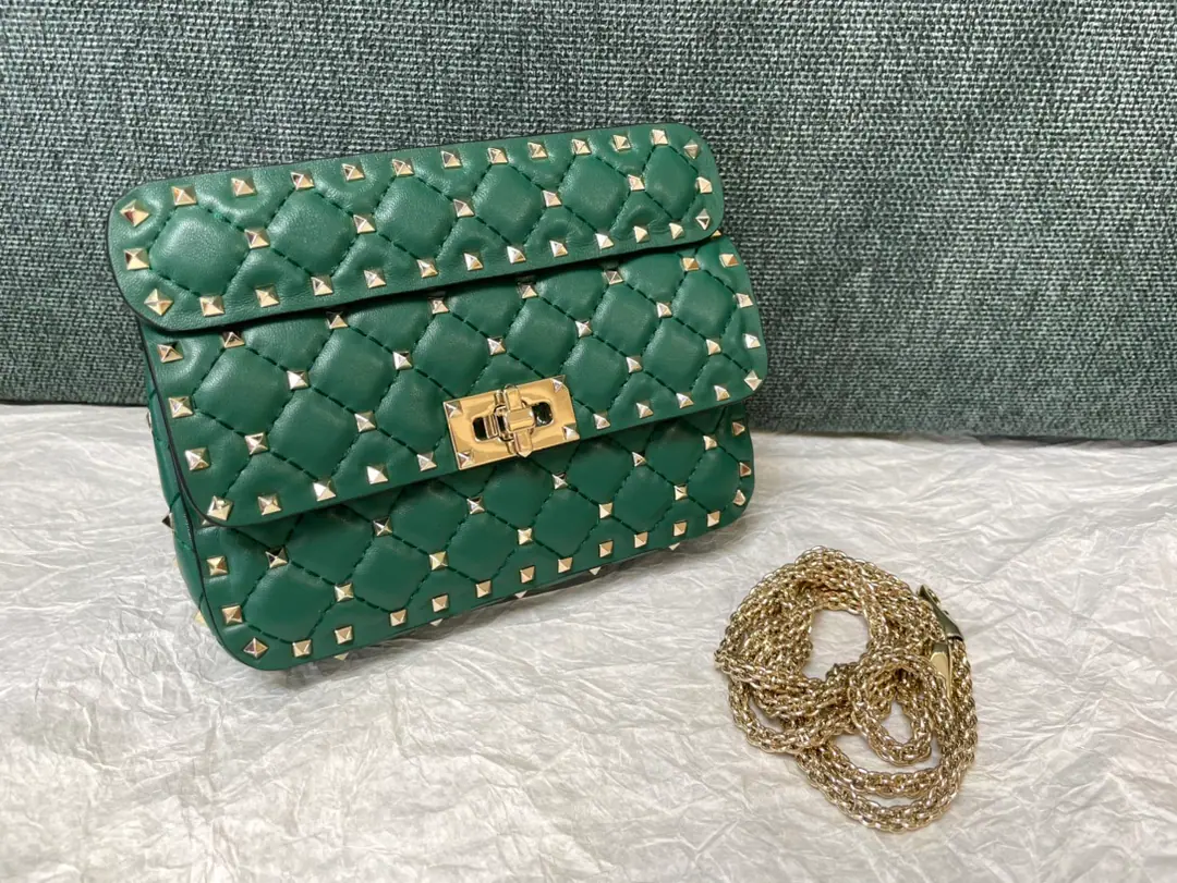 Small. Top First List Little sheep skin. Model▪️0123 Valentino ❤️The cabinet is a classic.😘Top sheep skin., All the skin, inside and outside. Dimensions: Small20x6x12cm