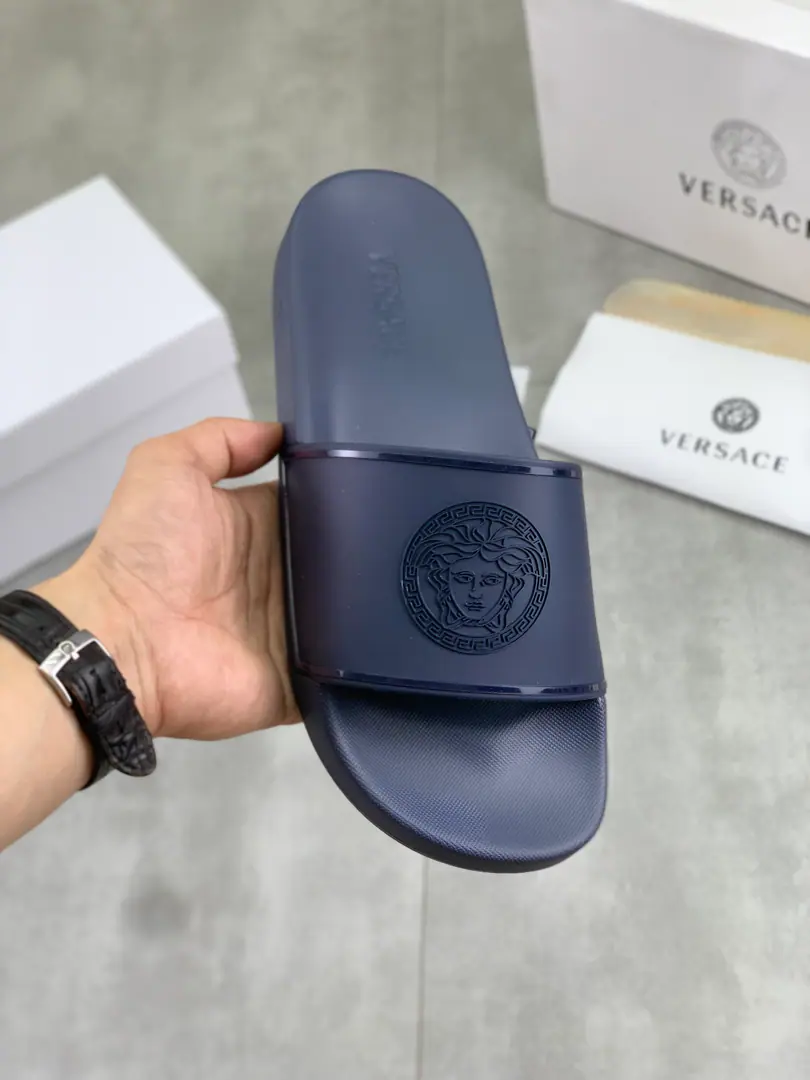 Plant prices 【Real value】 🆘 【VERSACE】The Van Schultz's new man's leisure slipper series.！Review🔥Global limit💯The shoe face is imported into the original single-surface➕The plains.💯Men's shoes.: 35-46 5⃣️Colour Optional