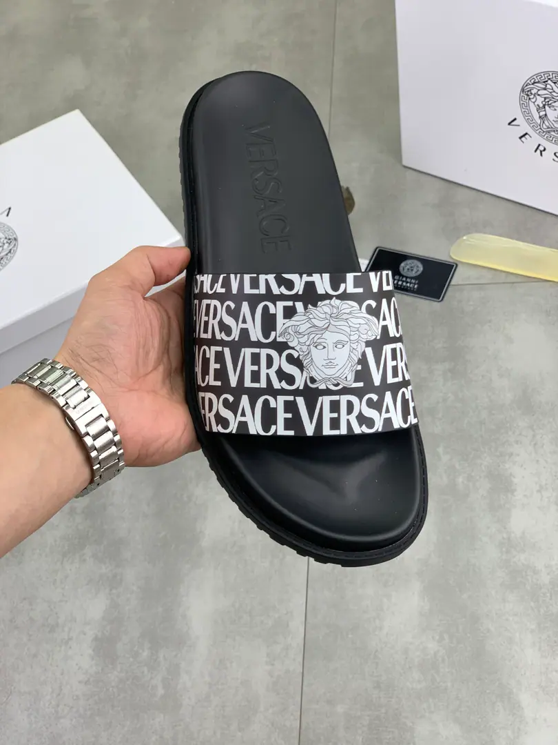 Plant prices 【Real value】🆘【VERSACE】The Van Schultz's new man's leisure slipper series.！Review🔥Global limit💯The shoe face is imported into the original single-surface➕The plains.💯Men's shoes.: 38-45. Multi-Cultural Options