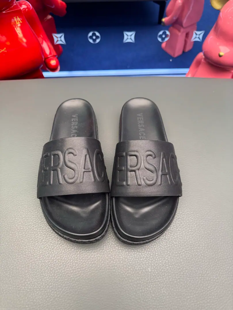 Versace Versace. High-end fine. Luxury men's slippers., 1:1High-end quality, The leisure sun is so cozy., High-quality high-quality high-quality high-quality versions, It's summer time.！ Size: 39-44 38 45 46Sold