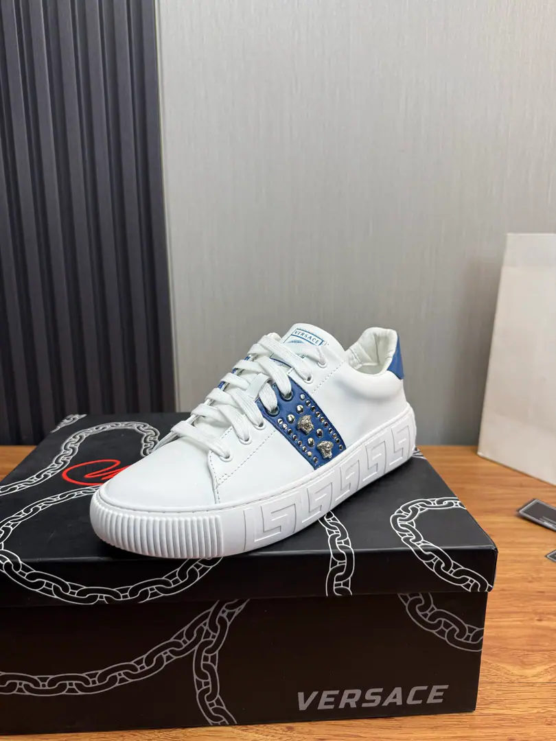 Plant ＶＥＲＳＡＣＥ.Versace..Couple money.💝 Fashion leather and leisure shoes🫶 - It's a long-term sale.🔥 Fabulous.:Head-decked cow skin. Uchi.:In the skin of the sheep. The original base is the bottom of the picture. Size:36-45（45I'll make sure I don't change it.）
