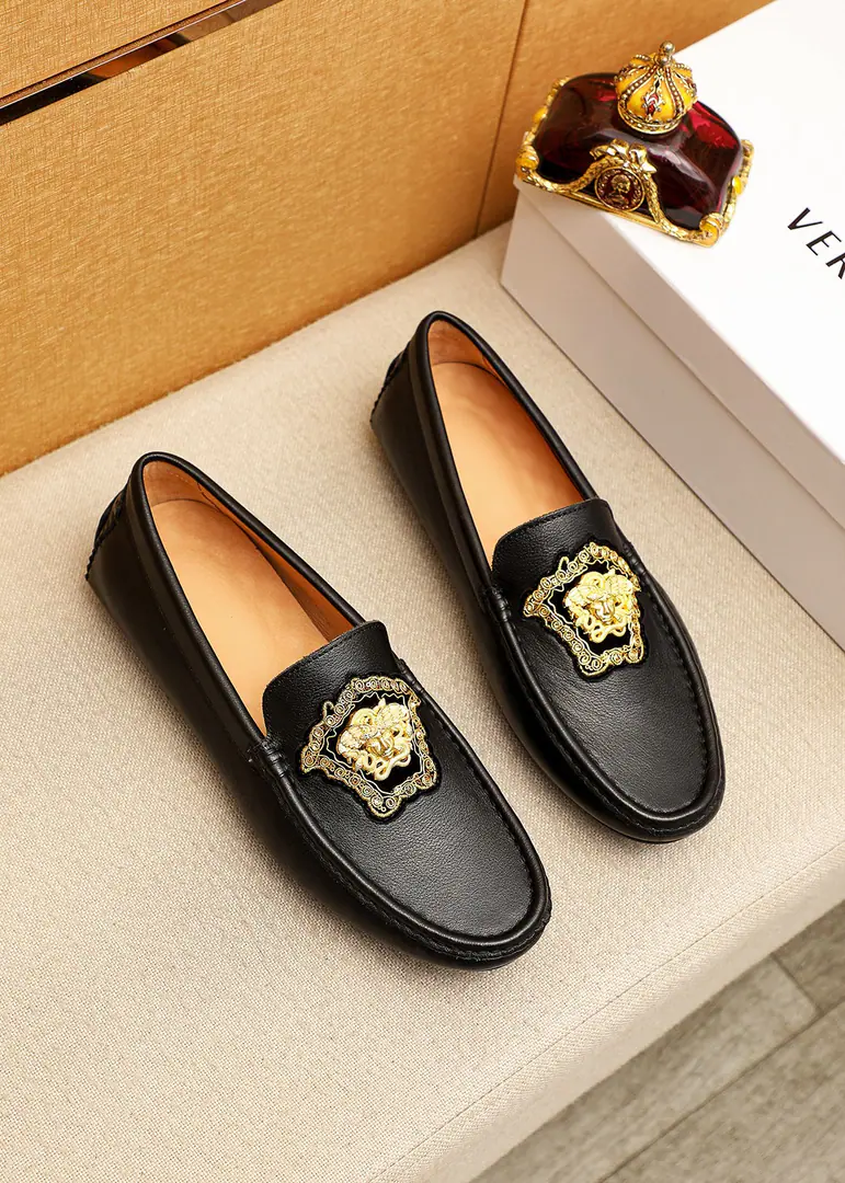 💐 Trade marks: VERSACE「Versace.」Doudou shoes. Positive code number: 38-44 (37.45.46🉑️Custom) Commodity materials: Select Import the head of the cow-skins.+Luxury hardware button., Imports🐖In the pig's skin.. Strong stereo visual effects, Rubber Bottom Yin. Colour: 2⃣️Colour Optional