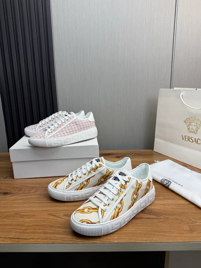 Plant ＶＥＲＳＡＣＥ.Van Schultz's Fashion Leather Couple.💑 - It's a long-term sale.🔥 Fabulous.:Top-level branded fabric. Uchi.:In the skin of the sheep. The original base is the bottom of the picture. Size:36-45（45I'll make sure I don't change it.）