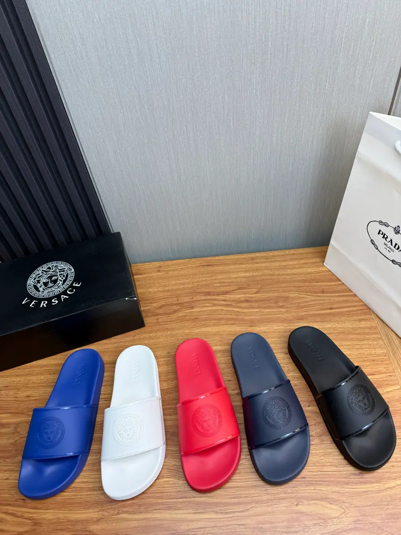 Plant 【VERSACE】 High-end fine slippers. Original Materials, - Fine work., Comfortable. First Main BasetpuShoe.. Positive1:1Repeat Size: 39-46
