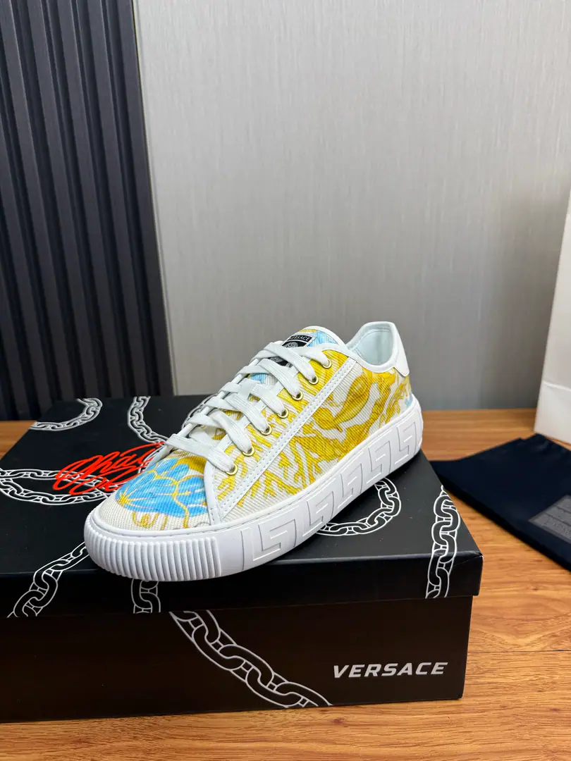 Plant ＶＥＲＳＡＣＥ.Van Schultz's Fashion Leather Couple.💑 - It's a long-term sale.🔥 Fabulous.:Top-level branded fabric. Uchi.:In the skin of the sheep. The original base is the bottom of the picture. Size:36-45（45I'll make sure I don't change it.）