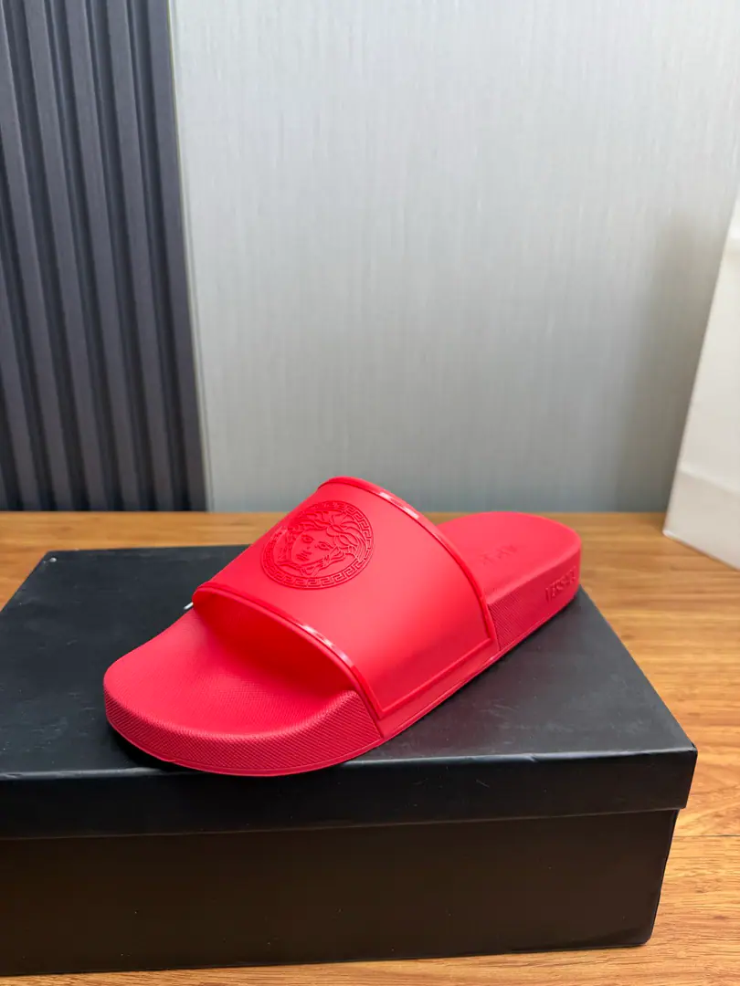 Plant 【VERSACE】 High-end fine slippers. Original Materials, - Fine work., Comfortable. First Main BasetpuShoe.. Positive1:1Repeat Size: 39-46