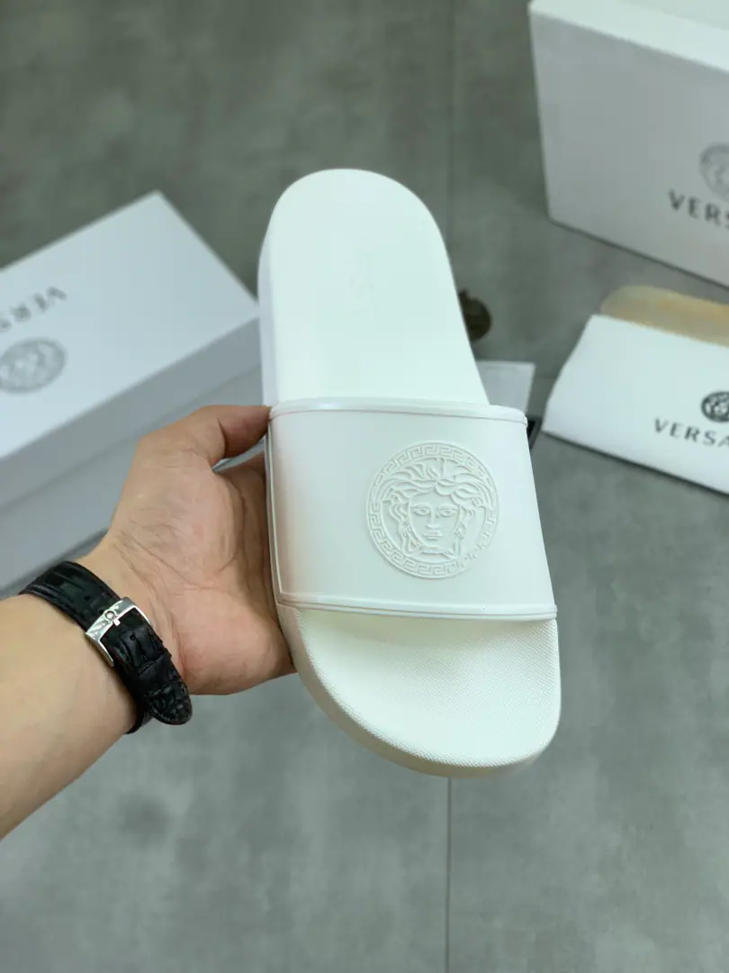 Plant prices 【Real value】 🆘 【VERSACE】The Van Schultz's new man's leisure slipper series.！Review🔥Global limit💯The shoe face is imported into the original single-surface➕The plains.💯Men's shoes.: 35-46 5⃣️Colour Optional