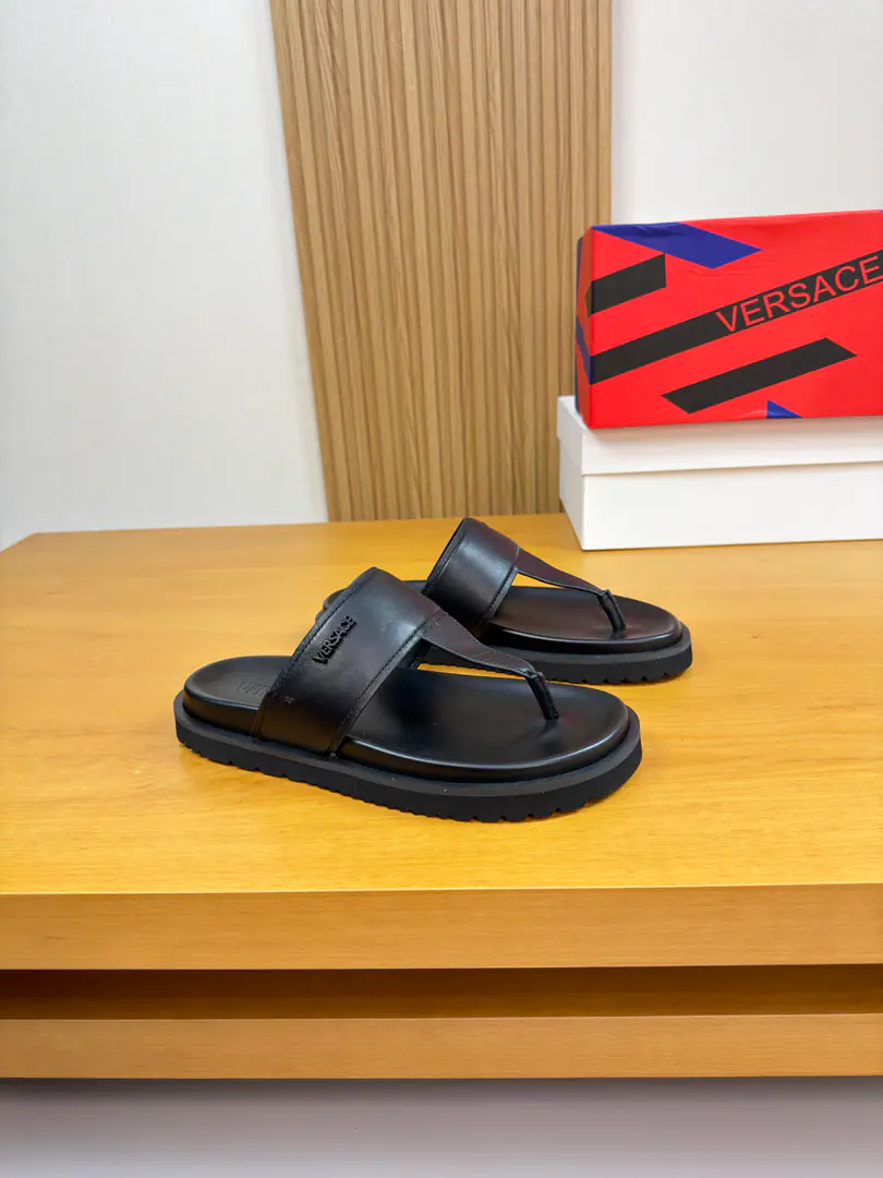 【VERSACE】Vassachi (Versace.) High-end quality Original List·- Rhythm slippers. Shoe.: Imports🔝Napa Skin., Brand MetallogoWrap Decoration Uchi.: Environmental cattle skin Otsumi!: It's so light.TPUBubble-boiling water table·Rubber: Combination to the base Super-high-quality control.·- I'm doing a little work.: Highlight(High-end·- How expensive.·Slot) Size: 39-44（38, 45, Make a reservation.)·VS0636