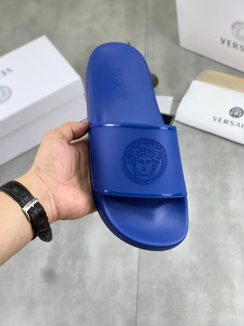 Plant prices 【Real value】 🆘 【VERSACE】The Van Schultz's new man's leisure slipper series.！Review🔥Global limit💯The shoe face is imported into the original single-surface➕The plains.💯Men's shoes.: 35-46 5⃣️Colour Optional
