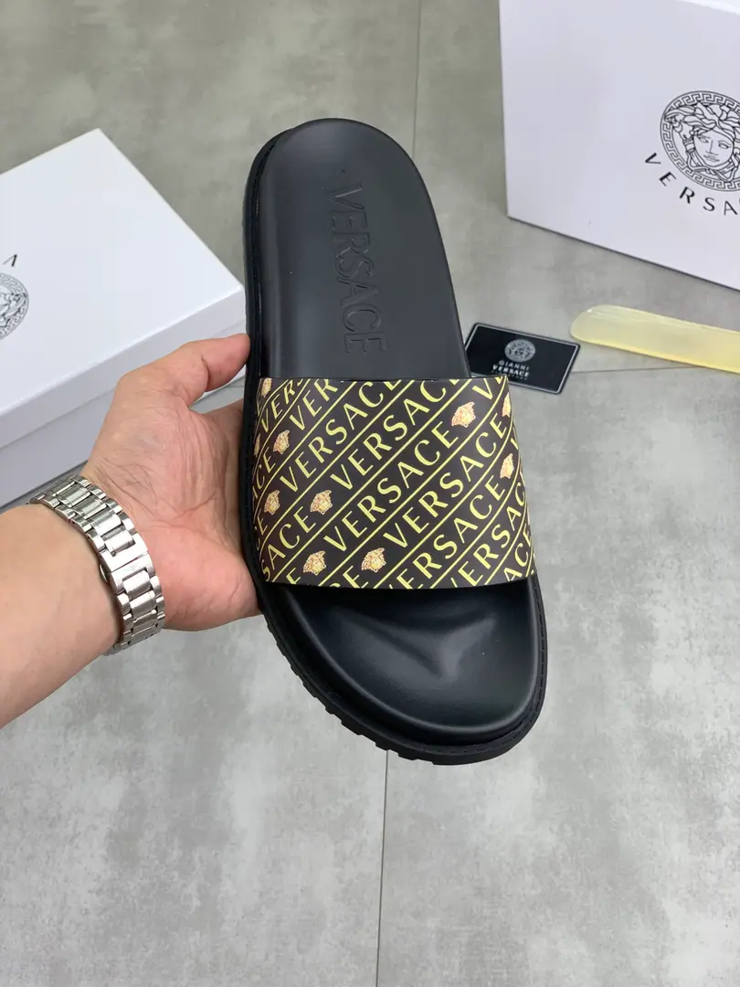 Plant prices 【Real value】🆘【VERSACE】The Van Schultz's new man's leisure slipper series.！Review🔥Global limit💯The shoe face is imported into the original single-surface➕The plains.💯Men's shoes.: 38-45. Multi-Cultural Options