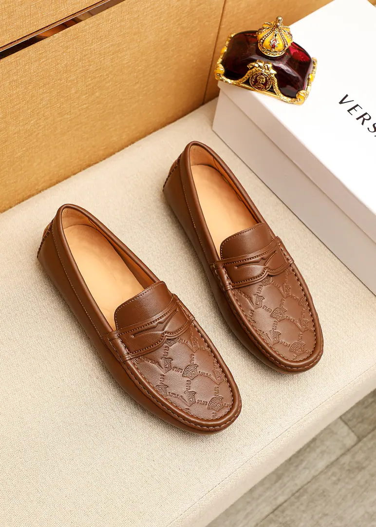 💐 Trade marks: VERSACE「Versace.」Doudou shoes. Positive code number: 38-44 (37.45.46🉑️Custom) Commodity materials: Select Importing the head layer of a cow's skin on the face of a flower shoe., Imports🐖In the pig's skin.. Strong stereo visual effects, Rubber Bottom Yin. Colour: 4⃣️Colour Optional