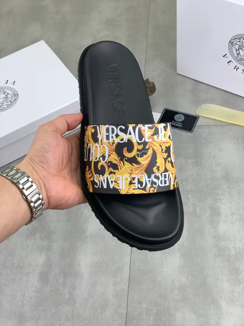 Plant prices 【Real value】🆘【VERSACE】The Van Schultz's new man's leisure slipper series.！Review🔥Global limit💯The shoe face is imported into the original single-surface➕The plains.💯Men's shoes.: 38-45. Multi-Cultural Options