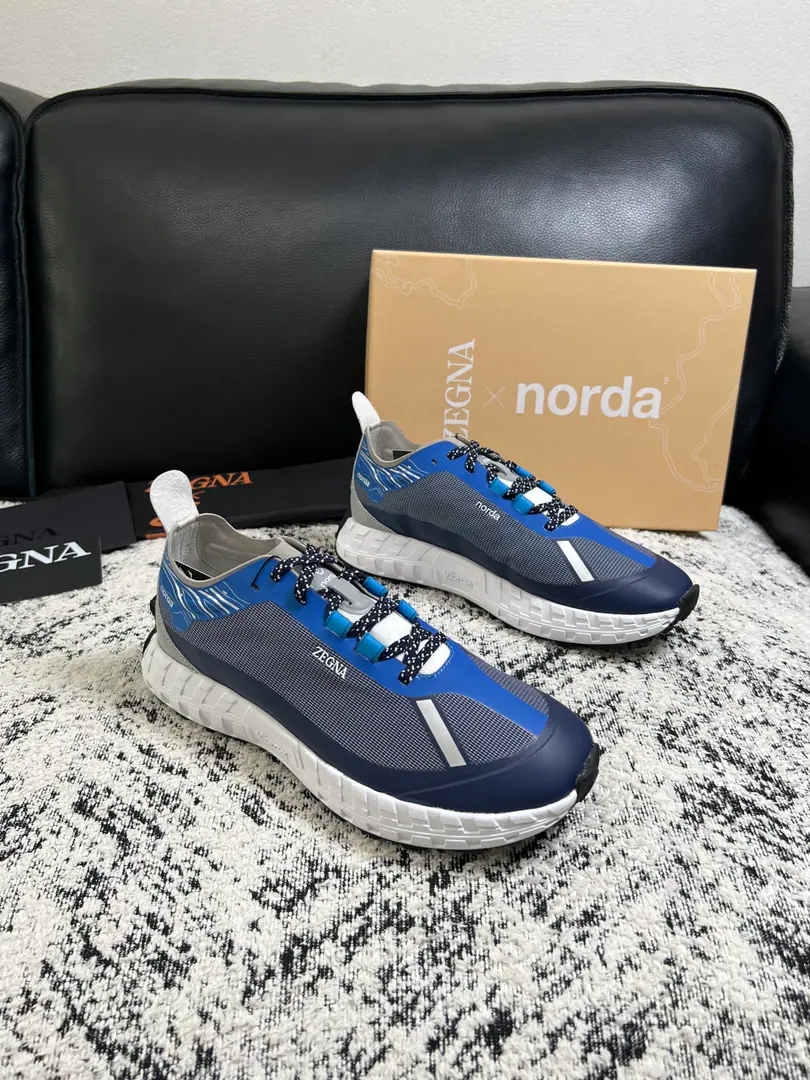 Zegna High Quality Top-level craft Jenya. New plant configuration for cabinet, Italian imports of cow flour, Importing cattle mats., I'm comfortable with air., Shoes under the sole.: The original factory is super comfortable with the original base., The original factory and the single. Codes 39-44（Sold 45 ）