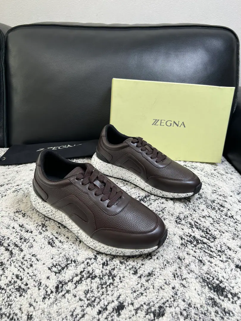 ⚠️Just change the code and don't back off.⚠️ Zegna High Quality Top-level craft Jenya. New plant configuration for cabinet, Italian imports of cow flour, Importing cattle mats., I'm comfortable with air., Shoes under the sole.: The original factory is super comfortable with the original base., The original factory and the single. Welcome to the comparison., Codes 39-44（Sold 45 46 47 ）