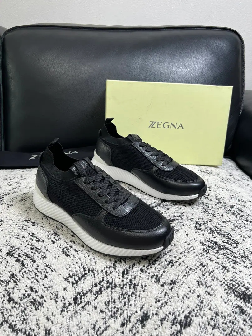 ⚠️Just change the code and don't back off.⚠️ Zegna High Quality Top-level craft Jenya. New plant configuration for cabinet, Italian imports of cow flour, Importing cattle mats., I'm comfortable with air., Shoes under the sole.: The original factory is super comfortable with the original base., The original factory and the single. Welcome to the comparison., Codes 39-44（Sold 45 46 47 ）