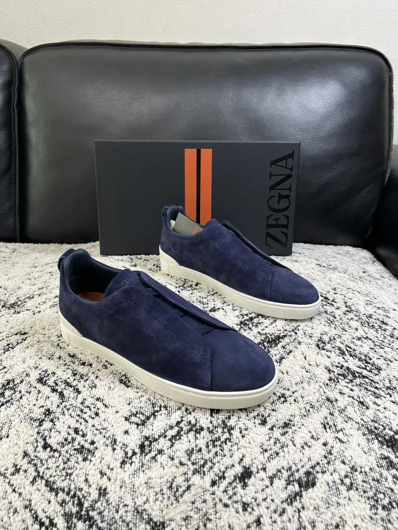 Zegna High Quality Top-level craft Jenya. New plant configuration for cabinet, Italian imports of cow flour, Importing cattle mats., I'm comfortable with air., Shoes under the sole.: The original factory is super comfortable with the original base., The original factory and the single. Codes 39-44（Sold 45 46 ）