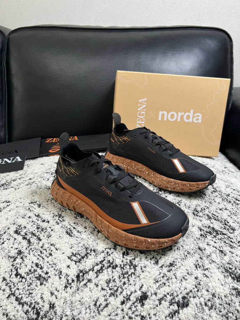 Zegna High Quality Top-level craft Jenya. New plant configuration for cabinet, Italian imports of cow flour, Importing cattle mats., I'm comfortable with air., Shoes under the sole.: The original factory is super comfortable with the original base., The original factory and the single. Codes 39-44（Sold 45 ）