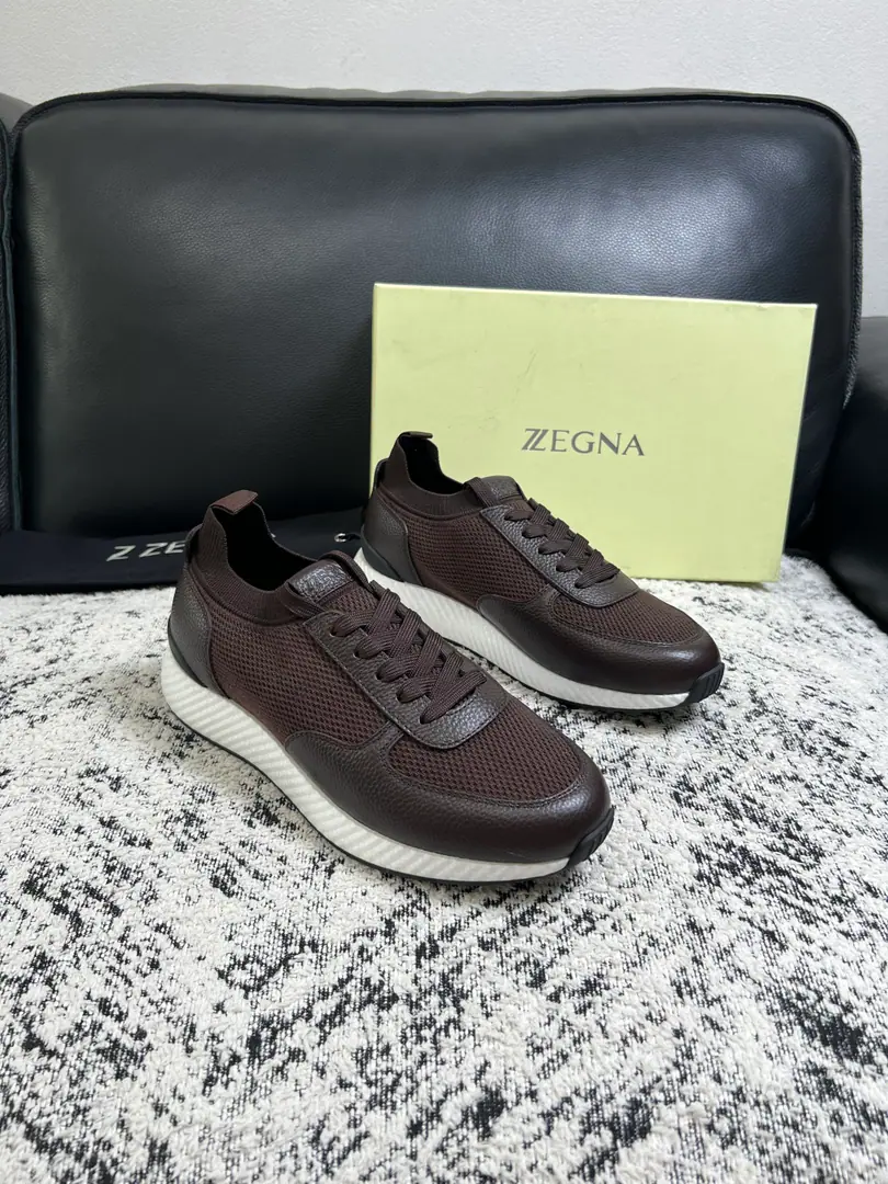 ⚠️Just change the code and don't back off.⚠️ Zegna High Quality Top-level craft Jenya. New plant configuration for cabinet, Italian imports of cow flour, Importing cattle mats., I'm comfortable with air., Shoes under the sole.: The original factory is super comfortable with the original base., The original factory and the single. Welcome to the comparison., Codes 39-44（Sold 45 46 47 ）