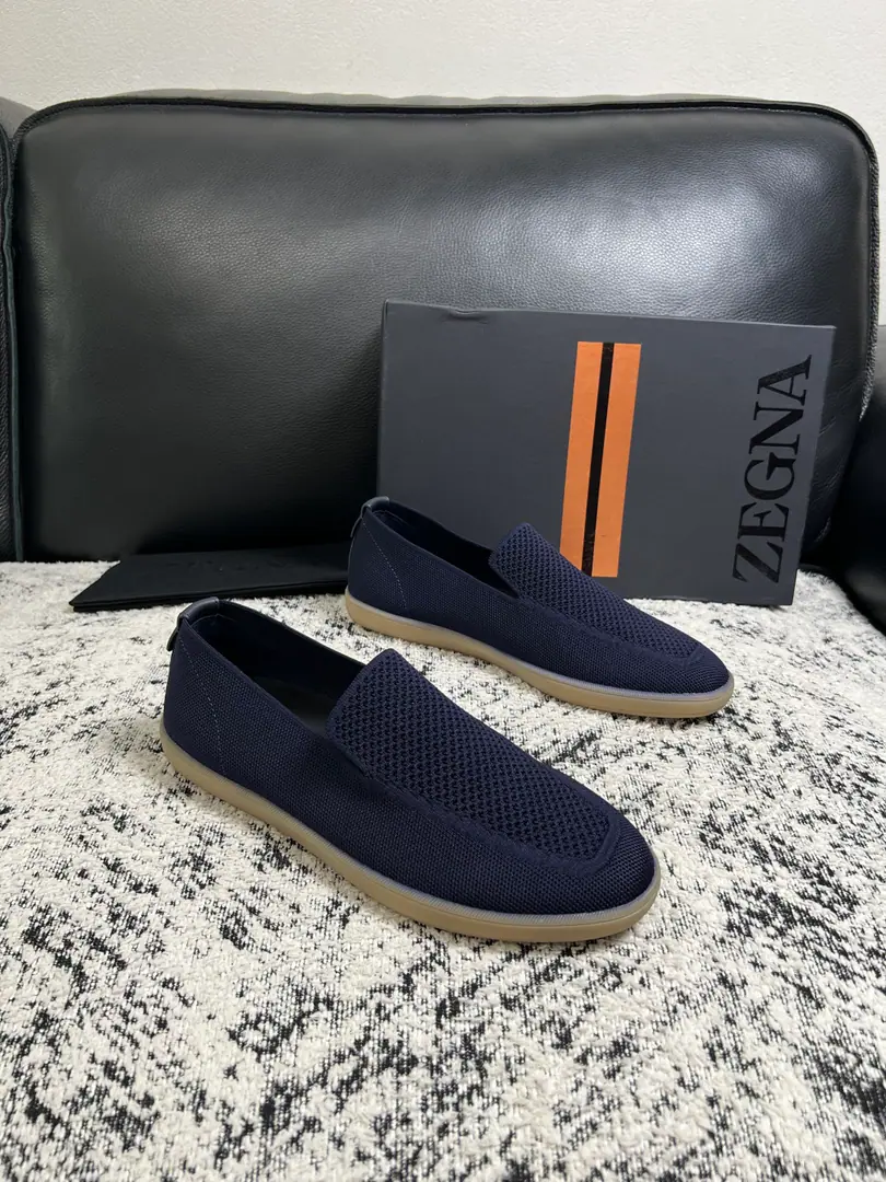 ⚠️Just change the code and don't back off.⚠️ Zegna High Quality Top-level craft Jenya. New plant configuration for cabinet, Italian imports of cow flour, Importing cattle mats., I'm comfortable with air., Shoes under the sole.: The original factory is super comfortable with the original base., The original factory and the single. Welcome to the comparison., Codes 39-44（Sold 45 46 47 ）