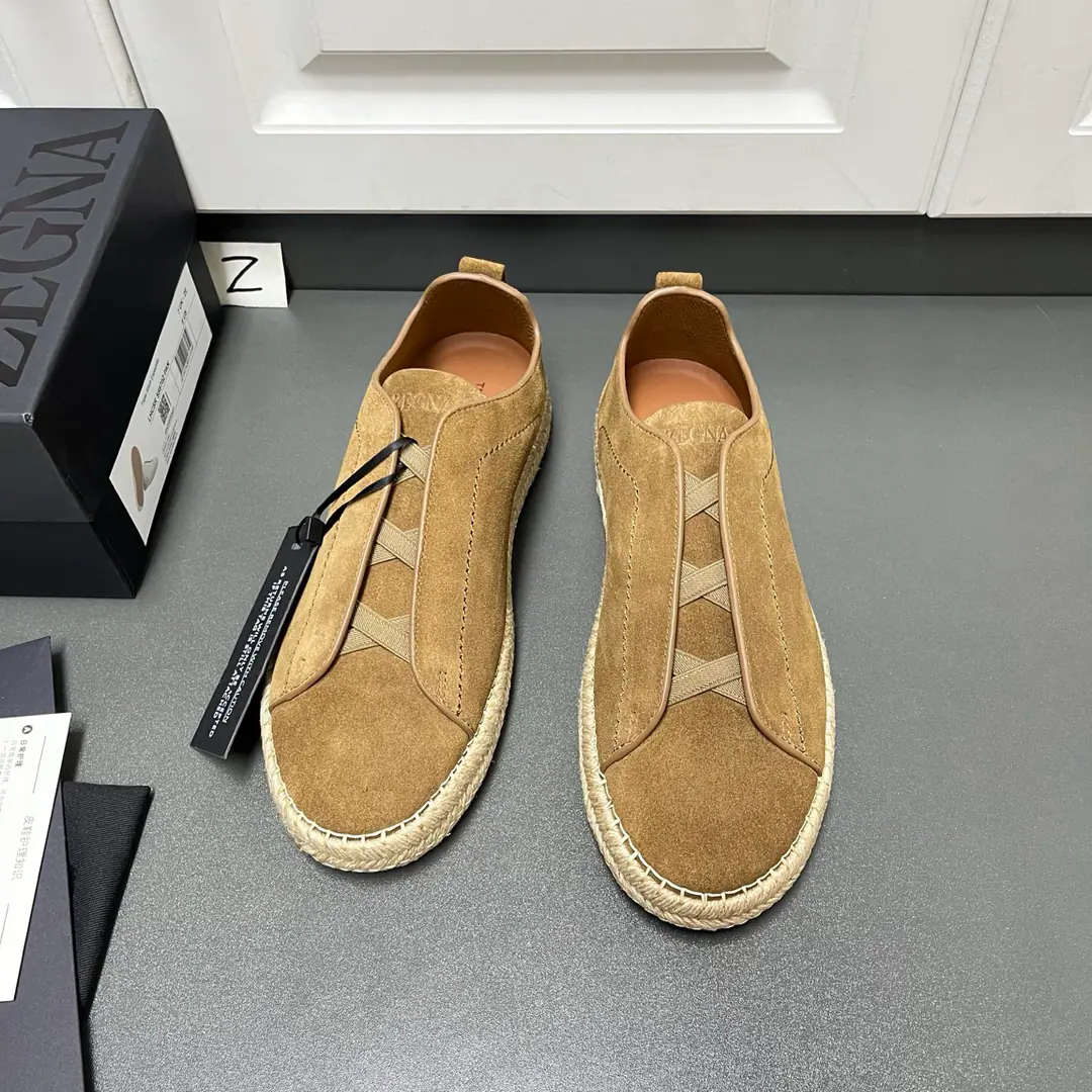 Ermenegildo Zegna Jenya. Fly-feather. TRIPLE STITCH™ Luxury leisure shoes. This one. Corteccia Oasi - Oh, Pete. Triple Stitch™ Luxury leisure shoes are light., Use unexpected mix of materials, Make a new fashion shoe.. The classic ropes with a flat-bed sandal pattern are under-edged., With a thin, fury face and light rubber soles.. The three-fold trio of Janja ensures that the suit fits., It also brings to mind traditional hand-made sewing of branded top jackets., To the great art of Jenya.. Triple Stitch™ All the sneakers bring more comfort., More than anything., More fashionable in the dress.. And a brand-new feature of the modern Jenya costume.. Shoes are in a comfortable fashion., The inspiration comes from the same name and details of Jenya's craft sewn threads., The shoe selections are made of different fine materials., And with a light and flexible sole.. Version and Product Details: Cross-design., Leather-faced leather., It's in the skin of the same colored cow., Skins.. Sanitized® I can take down the memory shoe bed.. Bottom-of-the-line sutures, practice, The bottom of the natural line., The natural rubber soles add a modern sense of motion to the leisure shoes.. Product Code: LHCSR-S5970Z-TDM Italian manufacture. Skins size.: 39/40/41/42/43/44（45Make a reservation.）