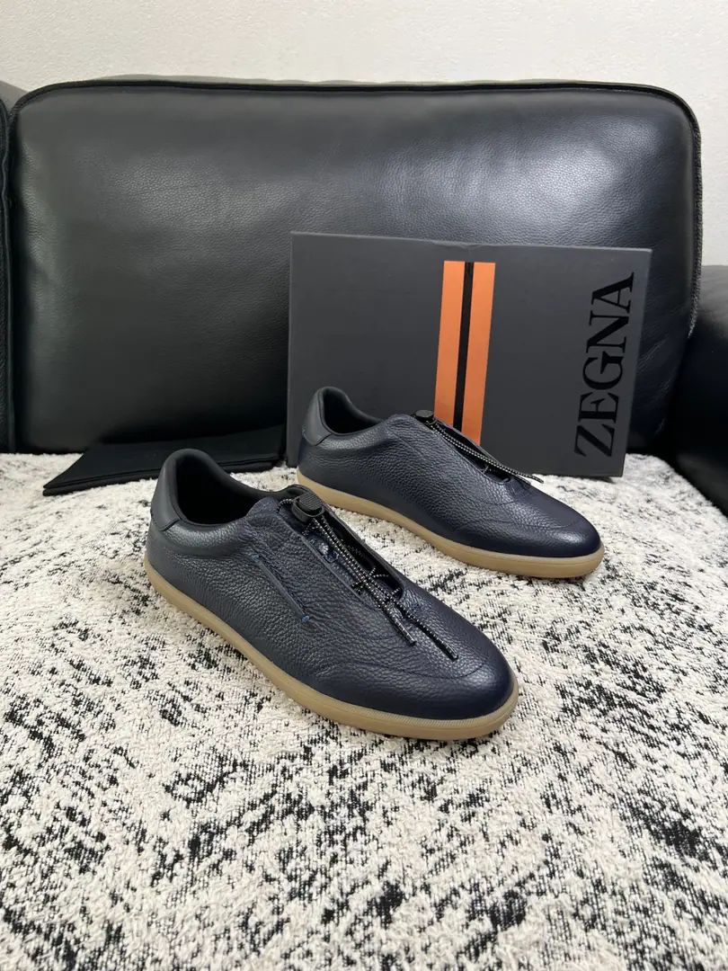 ⚠️Just change the code and don't back off.⚠️ Zegna High Quality Top-level craft Jenya. New plant configuration for cabinet, Italian imports of cow flour, Importing cattle mats., I'm comfortable with air., Shoes under the sole.: The original factory is super comfortable with the original base., The original factory and the single. Welcome to the comparison., Codes 39-44（Sold 45 46 47 ）
