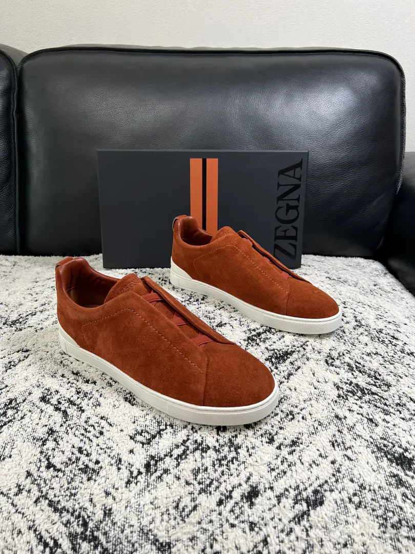 Zegna High Quality Top-level craft Jenya. New plant configuration for cabinet, Italian imports of cow flour, Importing cattle mats., I'm comfortable with air., Shoes under the sole.: The original factory is super comfortable with the original base., The original factory and the single. Codes 39-44（Sold 45 46 ）