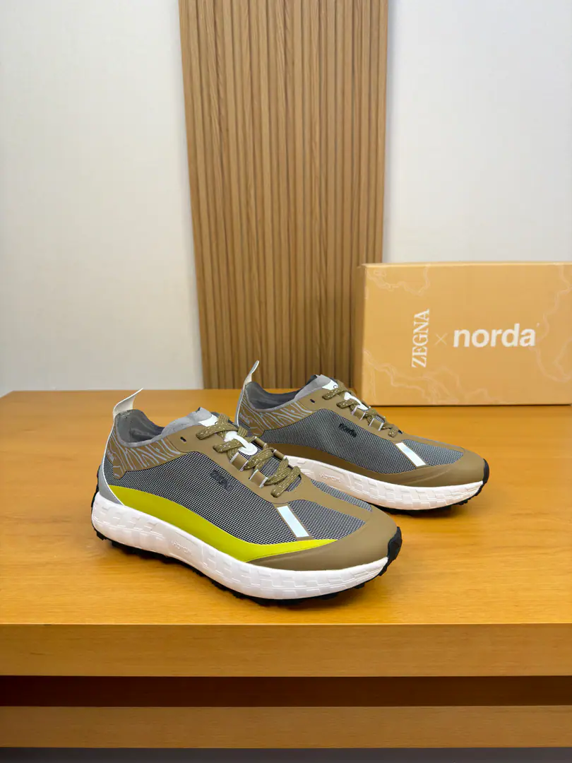 【zegna 】Janja Joint Fundnorda Sports shoes. This sports shoe is so good at getting air on its feet., This moving sneakers is a solid support., Show some character.. A sharp impact design., I don't care about the stadium or the field., It's all about focusing.. The car's got a condom, the way it's done., Movable footbeds. I'll wear them lightly., Soft-ass soles., The Big Bottom is designed toVlbramBrandLOGOnegative, Earthquake-proof.. The process of making perfect combination with high technology., It's so cozy., Excellent performance.. SizeSize: 39.40.41.42.43.44 （38.45.Customable）New packaging, Take the bag with the shoe.