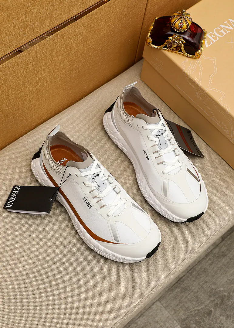 💐 Trade marks: Ermenegildo Zegna「 Jenya. 」Sports and leisure shoes Positive code number: 39-46（45.46I'll make sure I don't change it.） Commodity materials: I'm gonna go get some air-weaving shoes., Air-shoe cushions., Rubber slides over the top. Colours: 1⃣️2⃣️Colour Optional