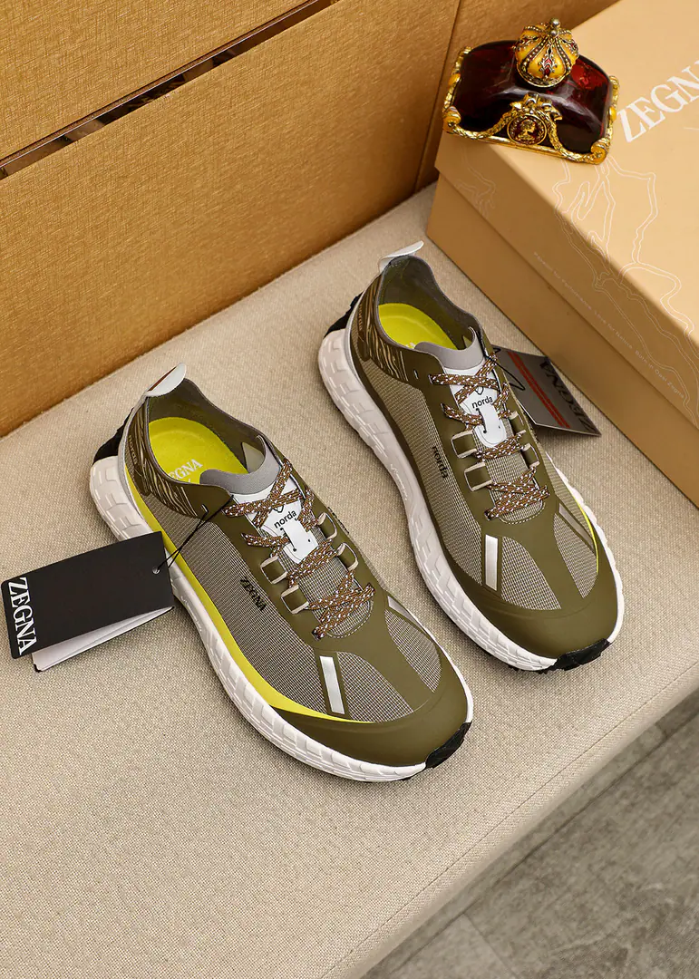 💐 Trade marks: Ermenegildo Zegna「 Jenya. 」Sports and leisure shoes Positive code number: 39-46（45.46I'll make sure I don't change it.） Commodity materials: I'm gonna go get some air-weaving shoes., Air-shoe cushions., Rubber slides over the top. Colours: 1⃣️2⃣️Colour Optional