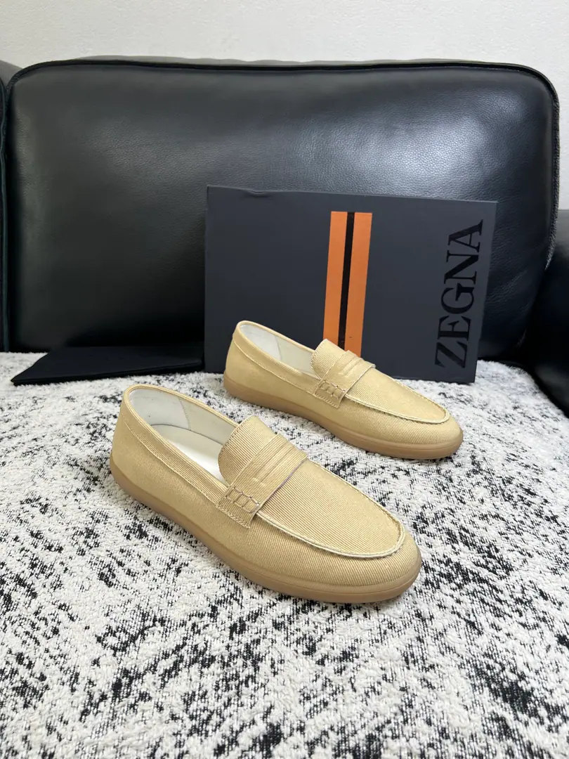 ⚠️Just change the code and don't back off.⚠️ Zegna High Quality Top-level craft Jenya. New plant configuration for cabinet, Italian imports of cow flour, Importing cattle mats., I'm comfortable with air., Shoes under the sole.: The original factory is super comfortable with the original base., The original factory and the single. Welcome to the comparison., Codes 39-44（Sold 45 46 47 ）