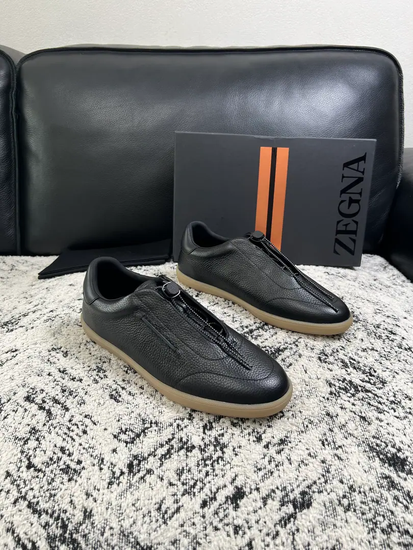 ⚠️Just change the code and don't back off.⚠️ Zegna High Quality Top-level craft Jenya. New plant configuration for cabinet, Italian imports of cow flour, Importing cattle mats., I'm comfortable with air., Shoes under the sole.: The original factory is super comfortable with the original base., The original factory and the single. Welcome to the comparison., Codes 39-44（Sold 45 46 47 ）