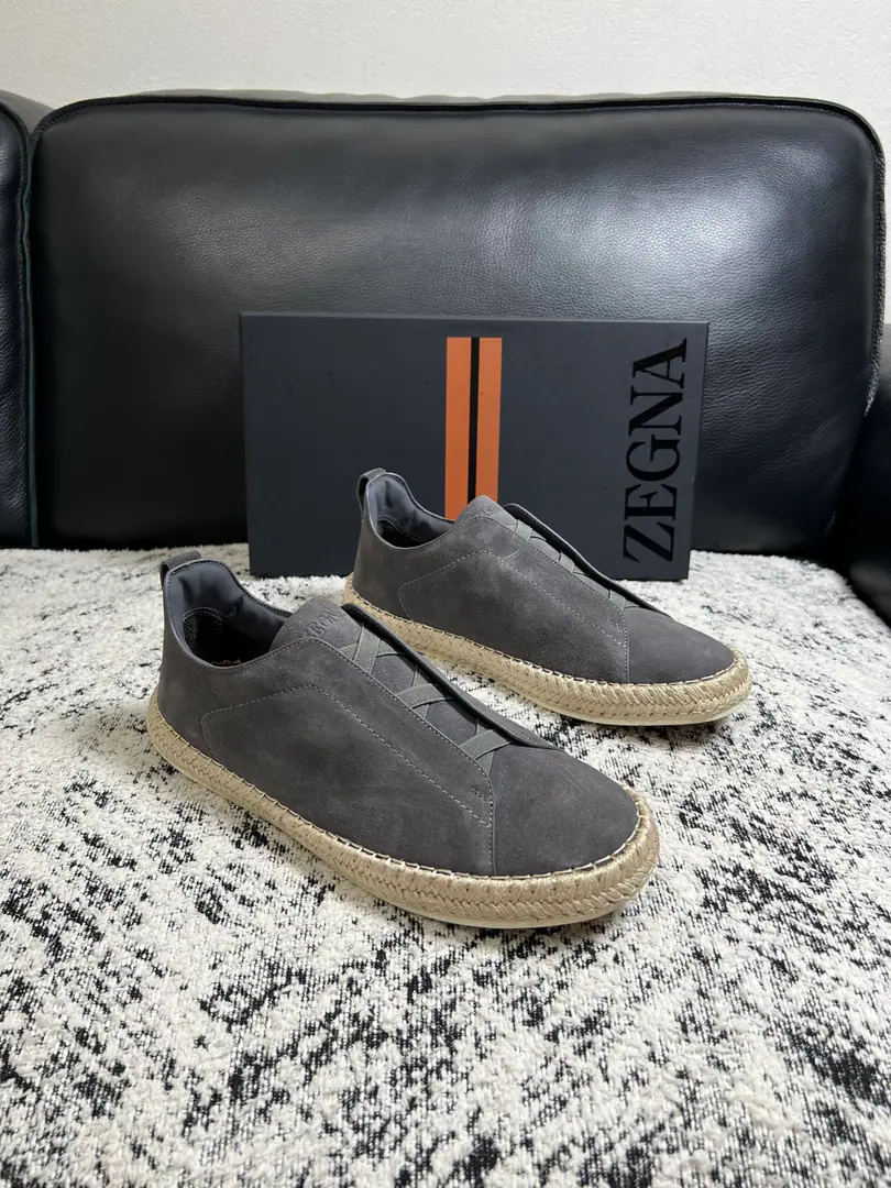 Zegna High Quality Top-level craft Jenya. New plant configuration for cabinet, Italian imports of cow flour, Importing cattle mats., I'm comfortable with air., Shoes under the sole.: The original factory is super comfortable with the original base., The original factory and the single. Codes 39-44（Sold38 45 ）