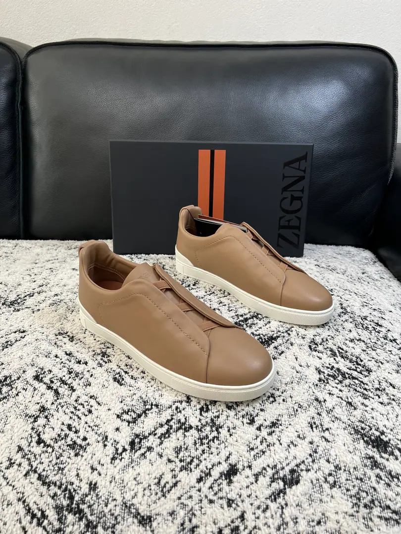 Zegna High Quality Top-level craft Jenya. New plant configuration for cabinet, Italian imports of cow flour, Importing cattle mats., I'm comfortable with air., Shoes under the sole.: The original factory is super comfortable with the original base., The original factory and the single. Codes 39-44（Sold 45 46 ）