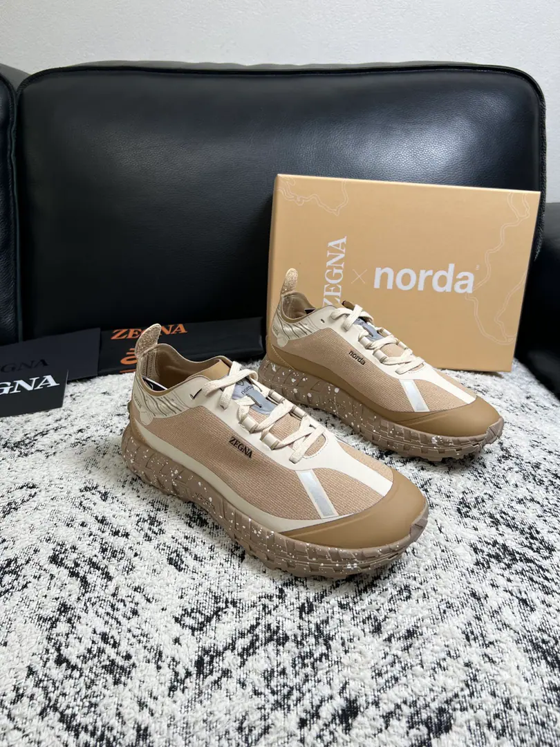 Zegna High Quality Top-level craft Jenya. New plant configuration for cabinet, Italian imports of cow flour, Importing cattle mats., I'm comfortable with air., Shoes under the sole.: The original factory is super comfortable with the original base., The original factory and the single. Codes 39-44（Sold 45 ）