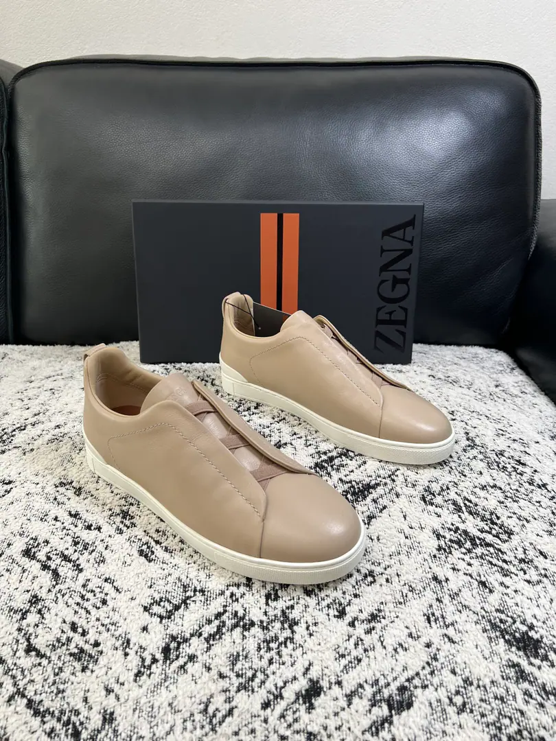 Zegna High Quality Top-level craft Jenya. New plant configuration for cabinet, Italian imports of cow flour, Importing cattle mats., I'm comfortable with air., Shoes under the sole.: The original factory is super comfortable with the original base., The original factory and the single. Codes 39-44（Sold 45 46 ）