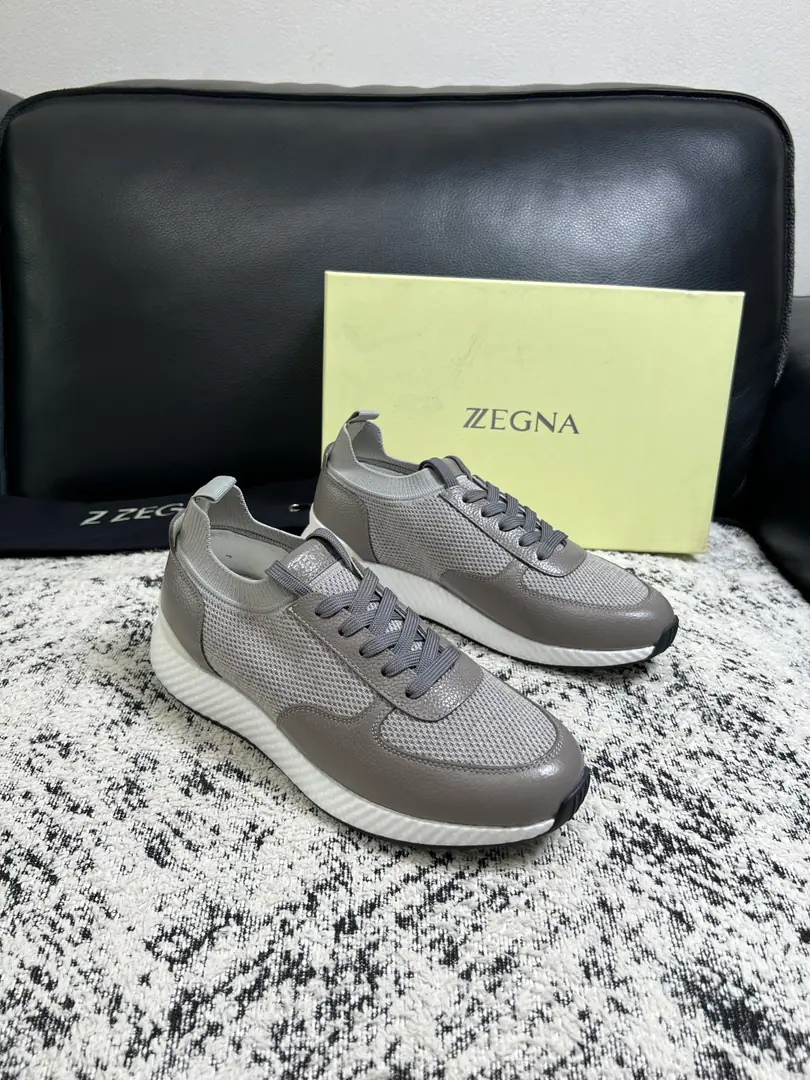 ⚠️Just change the code and don't back off.⚠️ Zegna High Quality Top-level craft Jenya. New plant configuration for cabinet, Italian imports of cow flour, Importing cattle mats., I'm comfortable with air., Shoes under the sole.: The original factory is super comfortable with the original base., The original factory and the single. Welcome to the comparison., Codes 39-44（Sold 45 46 47 ）