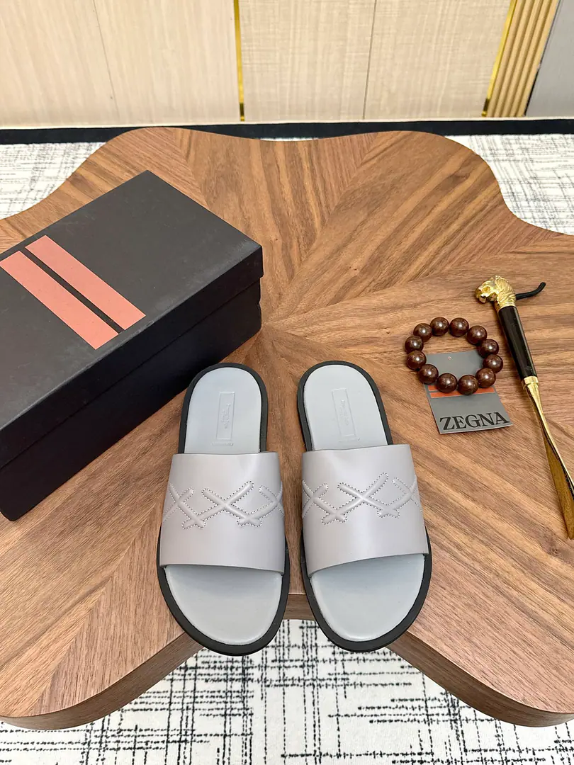 Get out of the factory.【Zegna】Jenya. High-end quality slippers The same star Wu ‼️Official Network1: 1, Men cross. One word for slippers., Original leather shoes., Pocket rubber combination, bottom, Codes: 39-46Multi-colour Multi-Purpose