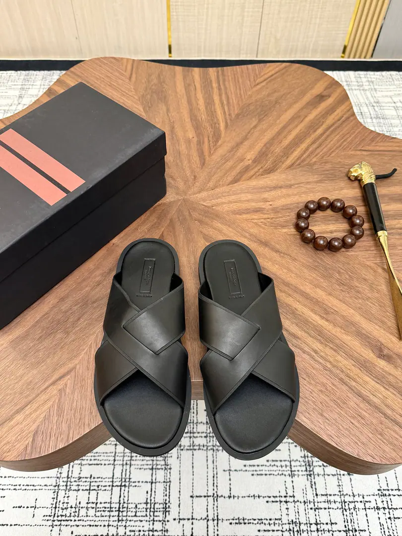 Get out of the factory.【Zegna】Jenya. High-end quality slippers The same star Wu ‼️Official Network1: 1, Men cross. One word for slippers., Original leather shoes., Pocket rubber combination, bottom, Codes: 39-46Multi-colour Multi-Purpose